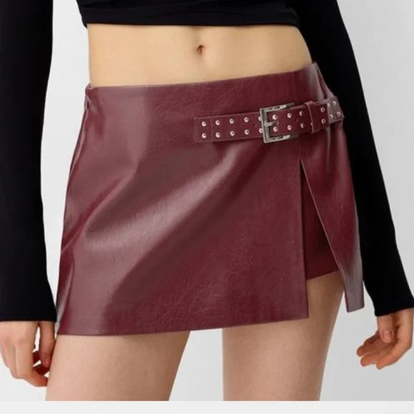 SOLD✨ Bershka Faux leather mini skirt/skort - Picture 1 of 8